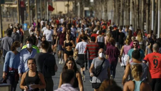 España: Habrá multas de hasta 100 euros para quien no utilice cubrebocas 