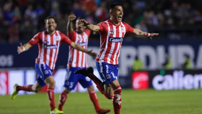 Luis Reyes en festejo de gol