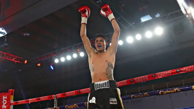 Emanuel Navarrate tras pelear ante Dennis Contreras