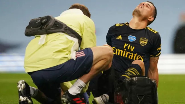 Premier League: Granit Xhaka y Eric García sufrieron aparatosas lesiones en el mismo juego