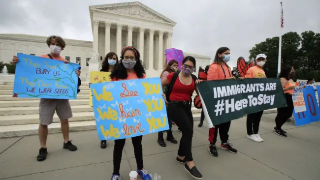 Protesta inmigrante frente a la Suprema Corte