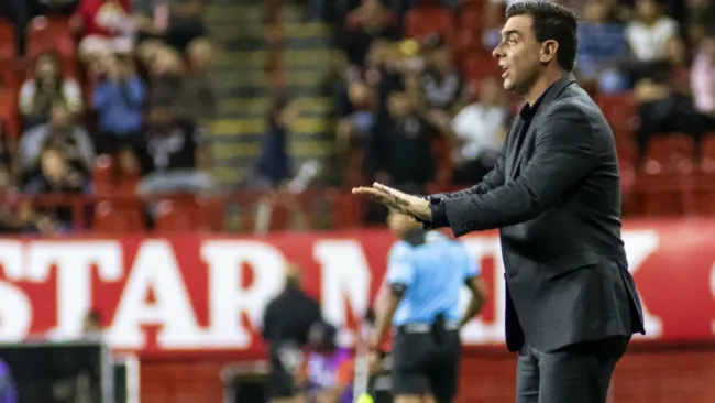 Pablo Guede en el Estadio Caliente