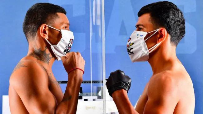 Tronco Valenzuela y Alacrán Berchelt en ceremonia de pesaje