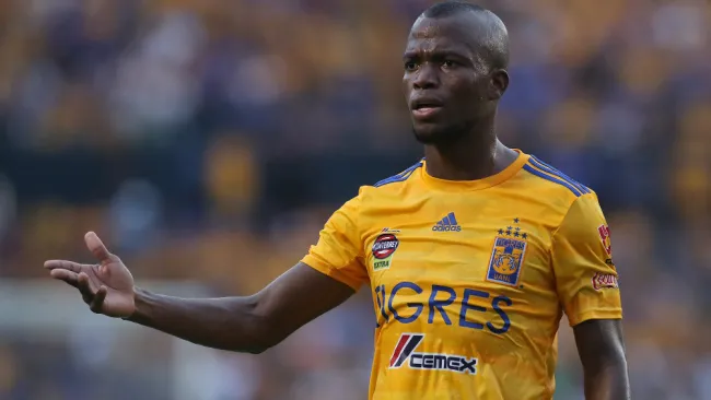 Enner Valencia en partido con Tigres