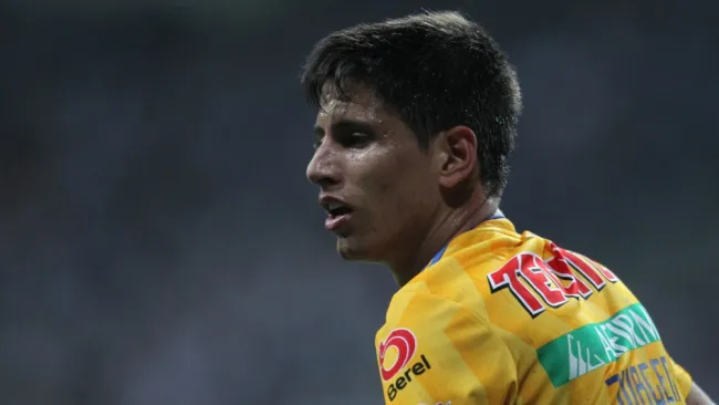 Jürgen Damm durante un partido con Tigres