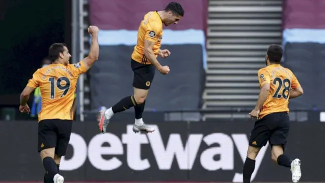 Raúl Jiménez: Exfutbolista ve urgente que Manchester United fiche a un delantero