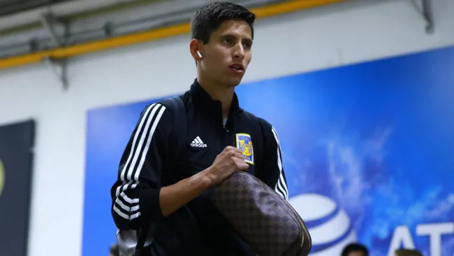Jürgen Damm llegando a un estadio