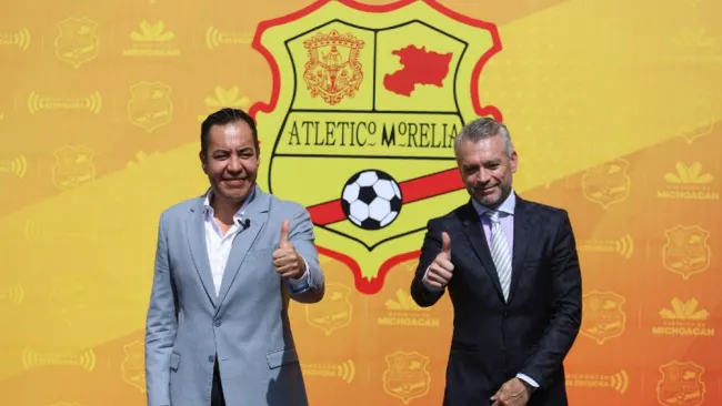 Carlos Herrera, secretario de gobierno de Michoacán, y José Luis Higuera, dirigente de Atlético Morelia