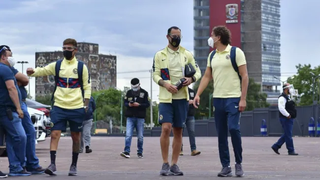 América: Jugadores comen en mesas separadas en Coapa