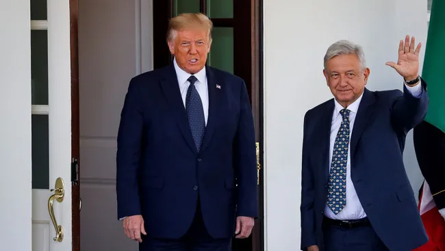 AMLO junto a Trump en la entrada de la Casa Blanca