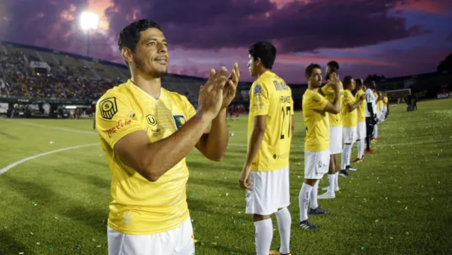 Alejando Vela: Anunció su retiro como futbolista profesional