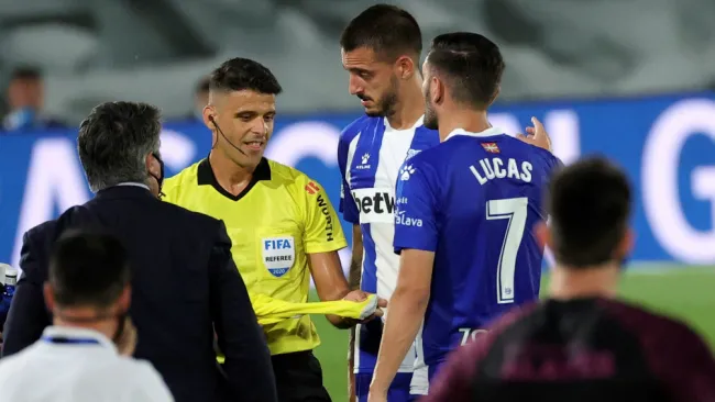 LaLiga: Árbitro del Real Madrid vs Alavés sufrió una lesión