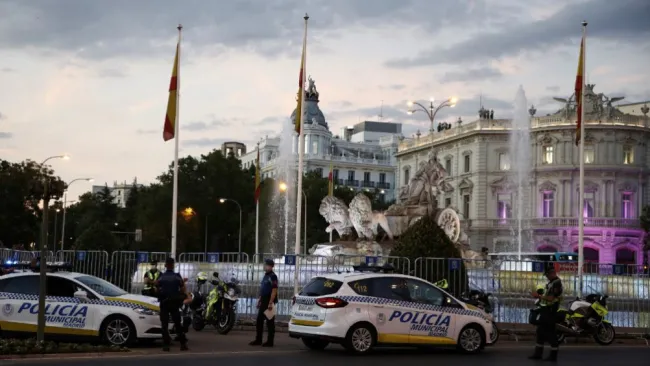 Seguridad en la Fuente de Cibeles tras el campeonato del Real Madrid