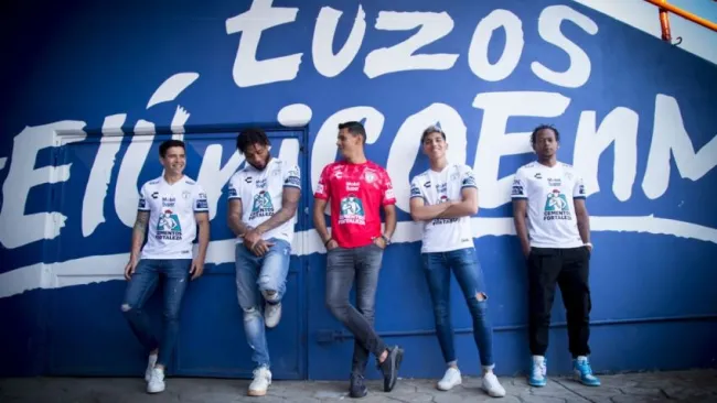 Nueva indumentaria de Pachuca