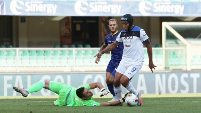 Luis Muriel en acción ante Hellas Verona