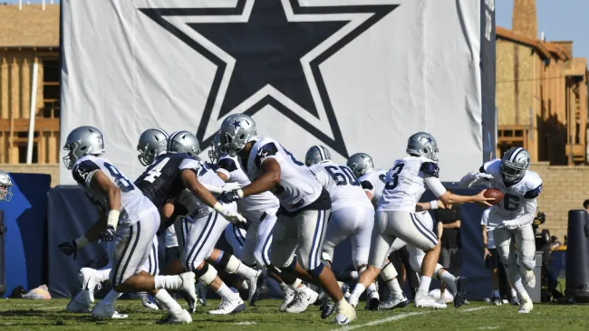 Cowboys de Dallas en entrenamiento