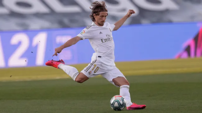 Luka Modric durante un partido con el Real Madrid 