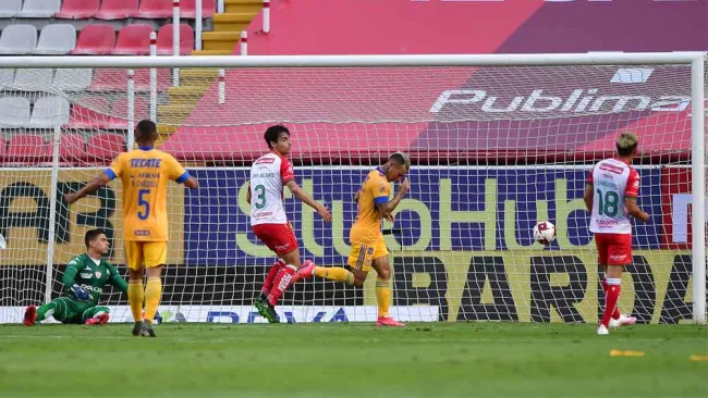 Vargas vacuna la meta del Necaxa