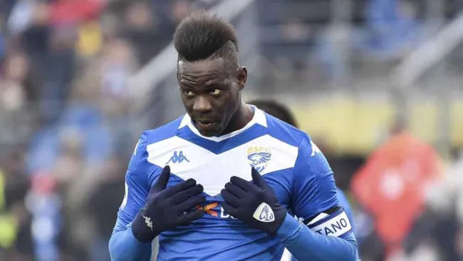 Balotelli en partido de la Serie A