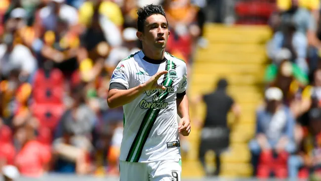 Christian Bermúdez durante un partido con Cafetaleros