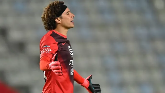 Guillermo Ochoa se burló de las comparaciones con Luisito Comunica 