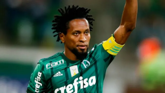 Ze Roberto en acción con Palmeiras