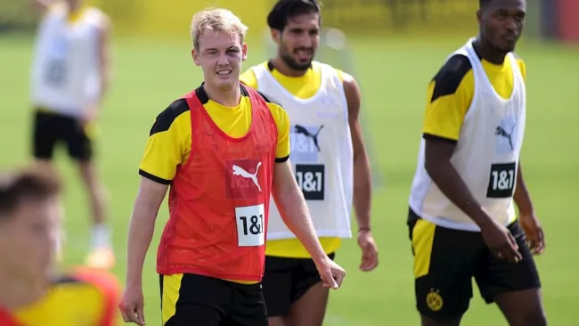 Julian Brandt con el ojo morado