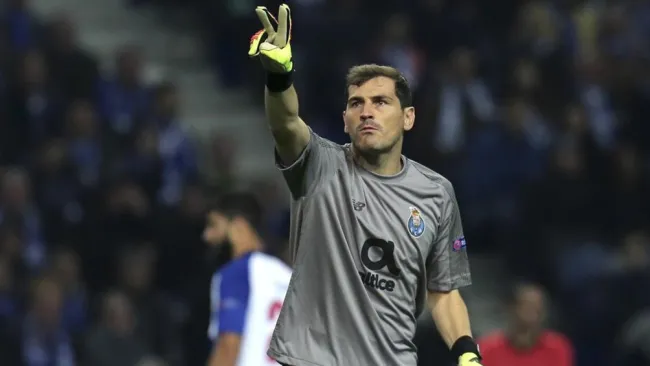 Iker Casillas durante un duelo con el Porto en Portugal 