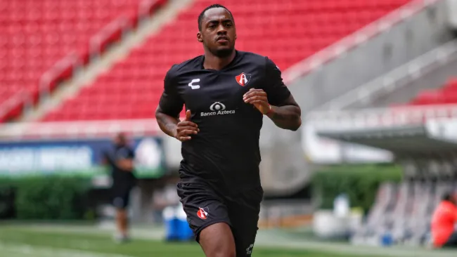 Renato Ibarra en partido con Atlas