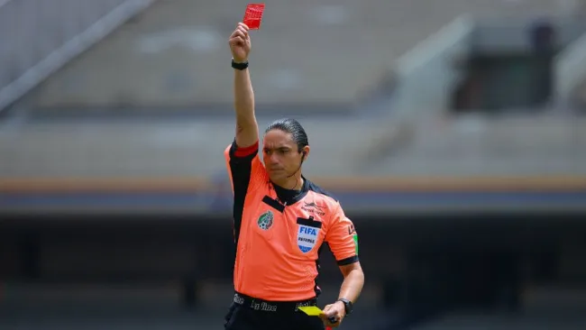 Pumas: Óscar Macías tuvo polémico arbitraje 'a favor' de los felinos