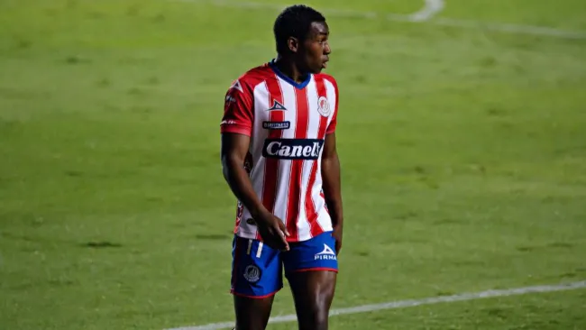 Anderson Julio en acción con Atlético San Luis