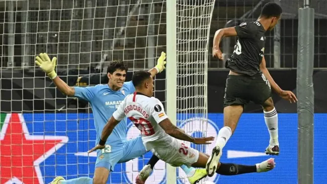 Ole Gunnar Solskjaer: 'Bounou estuvo fantástico, hizo paradas increíbles que fueron decisivas' 