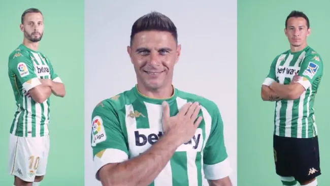 Jugadores del Betis lucen nueva playera