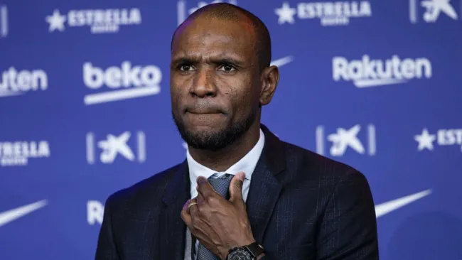 Éric Abidal durante una conferencia de prensa 
