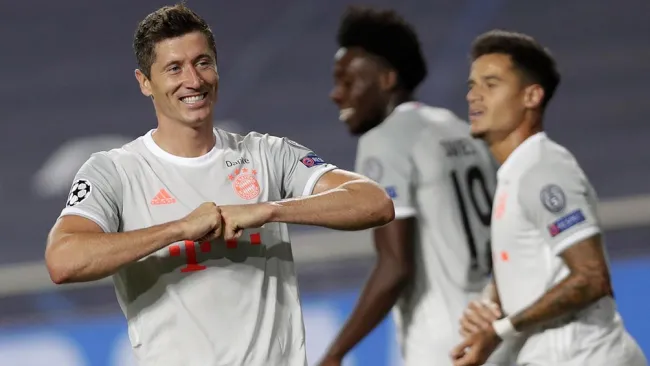 Robert Lewandowski celebra un gol de Bayern