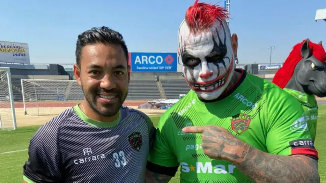 FC Juárez: Pagano le dio la bienvenida a Marco Fabián al estilo de la lucha libre