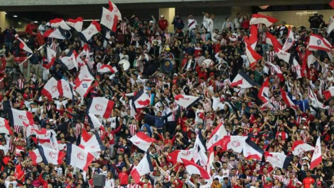 Aficionados del Rebaño en las gradas del Akron