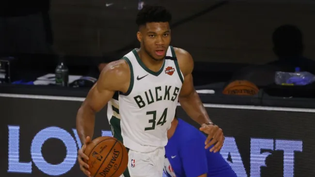 NBA: Milwaukee venció a Orlando y le dio la vuelta a la serie