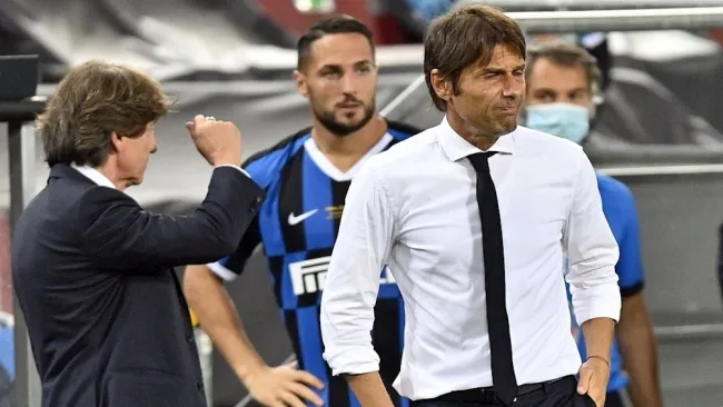 Antonio Conte durante un partido con Inter de Milan