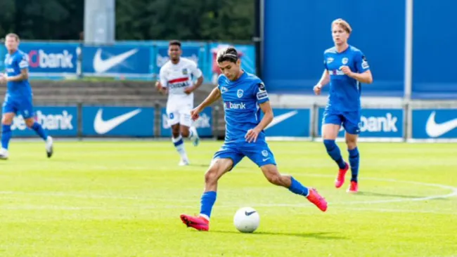 Gerardo Arteaga en acción con Genk