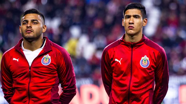 Vega y Antuna, previo a un juego de Chivas