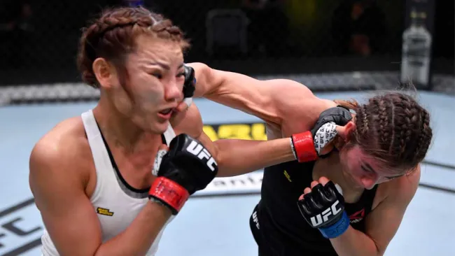 Alexa Grasso impacta con un golpe a Ji Yeon Kim