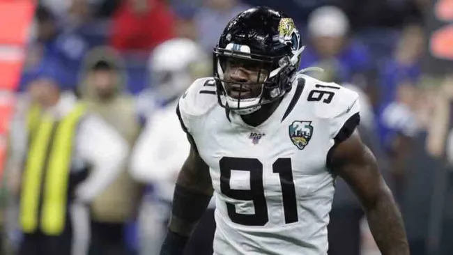 Yannick Ngakoue durante un juego