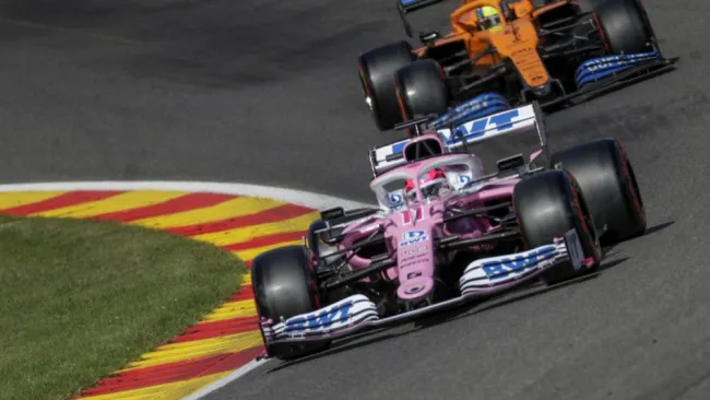 El piloto mexicano compitiendo en el circuito de Spa-Francorchamps 