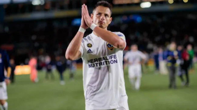 Javier Hernández durante un partido con LA Galaxy 