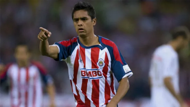 Segio Santana jugando con Chivas