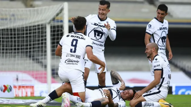 Jugadores de Pumas en celebración