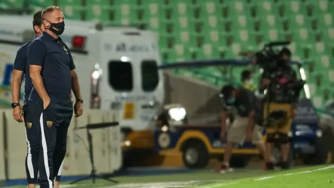 Andrés Lillini durante un partido con Pumas