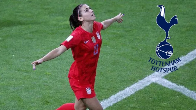 Alex Morgan celebra una anotación con Estados Unidos
