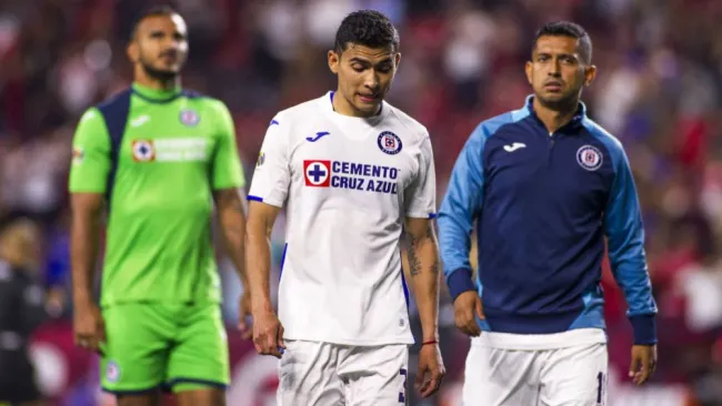 Jugadores de Cruz Azul en el Estadio Caliente